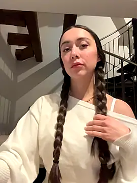 emiliasommer online show from 11/25/25, 07:47