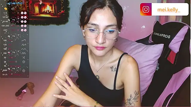 Snapshot of Mei_Kelly chatting on 12/11/24, 02:30 Mei Kelly online show from 12/11/24, 02:30