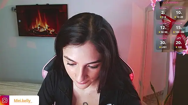 Snapshot of Mei_Kelly chatting on 11/08/25, 09:13 Mei Kelly online show from 11/08/25, 09:13