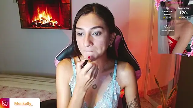 Snapshot of Mei_Kelly chatting on 11/12/25, 01:17 Mei Kelly online show from 11/12/25, 01:17