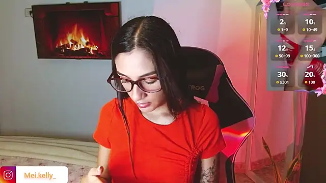 Snapshot of Mei_Kelly chatting on 11/12/25, 11:47 Mei Kelly online show from 11/12/25, 11:47