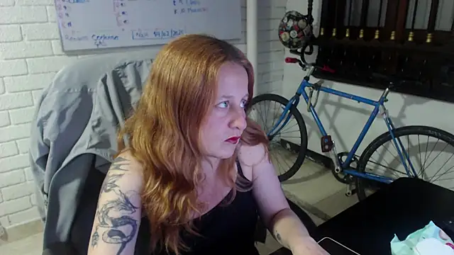 Snapshot of ViioletaMora chatting on 02/12/25, 12:37 ViioletaMora online show from 02/12/25, 12:37