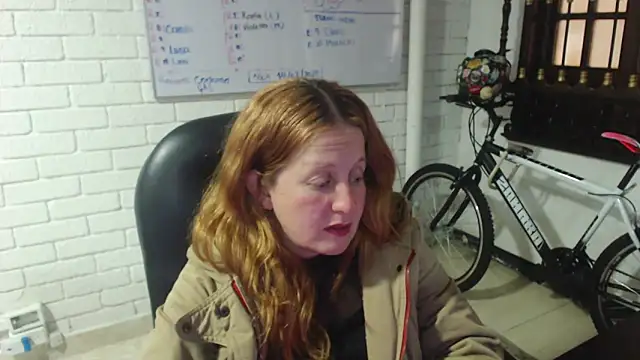 Snapshot of ViioletaMora chatting on 02/16/25, 07:04 ViioletaMora online show from 02/16/25, 07:04