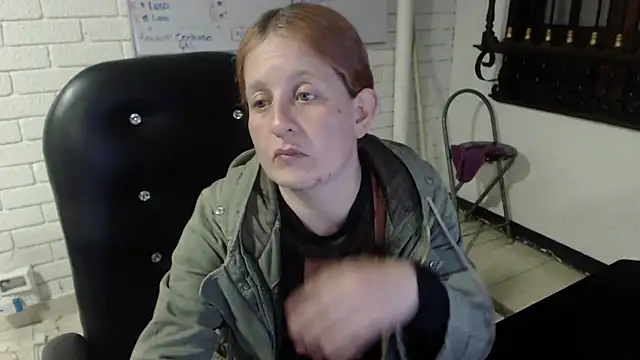 Snapshot of ViioletaMora chatting on 02/20/25, 03:01 ViioletaMora online show from 02/20/25, 03:01