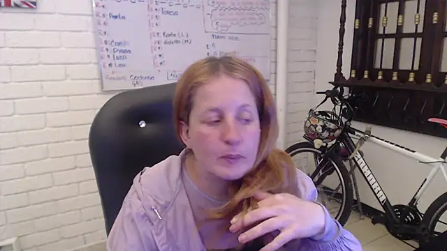 Snapshot of ViioletaMora chatting on 02/20/25, 10:04 ViioletaMora online show from 02/20/25, 10:04