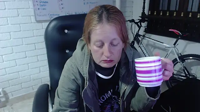 Snapshot of ViioletaMora chatting on 02/22/25, 06:39 ViioletaMora online show from 02/22/25, 06:39