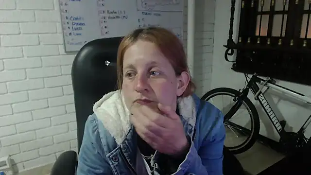 Snapshot of ViioletaMora chatting on 02/23/25, 04:07 ViioletaMora online show from 02/23/25, 04:07