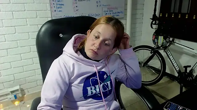 Snapshot of ViioletaMora chatting on 02/25/25, 06:14 ViioletaMora online show from 02/25/25, 06:14