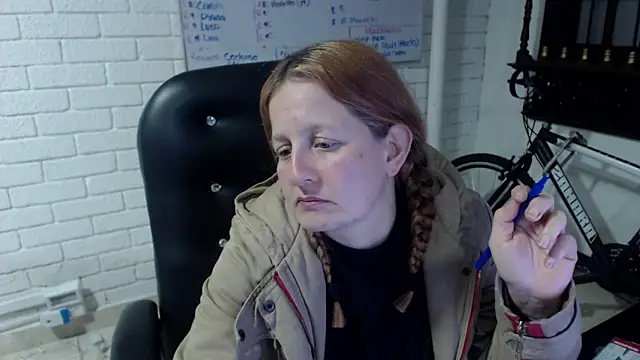 Snapshot of ViioletaMora chatting on 02/26/25, 09:42 ViioletaMora online show from 02/26/25, 09:42