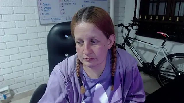 Snapshot of ViioletaMora chatting on 02/28/25, 12:54 ViioletaMora online show from 02/28/25, 12:54