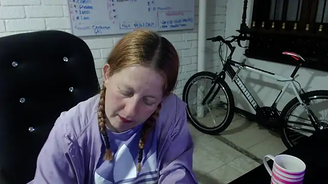 Snapshot of ViioletaMora chatting on 02/28/25, 07:05 ViioletaMora online show from 02/28/25, 07:05