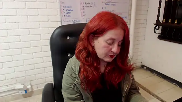 Snapshot of ViioletaMora chatting on 03/01/25, 01:18 ViioletaMora online show from 03/01/25, 01:18