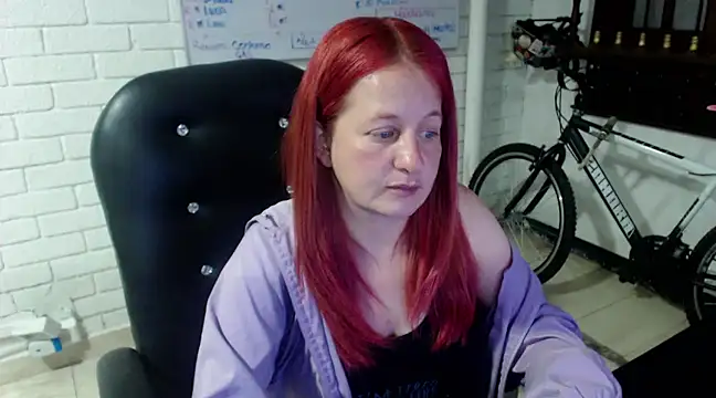 Snapshot of ViioletaMora chatting on 03/03/25, 02:04 ViioletaMora online show from 03/03/25, 02:04