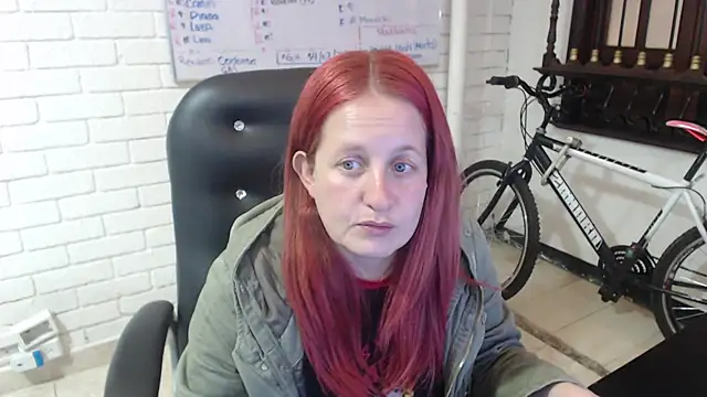 Snapshot of ViioletaMora chatting on 03/04/25, 08:05 ViioletaMora online show from 03/04/25, 08:05