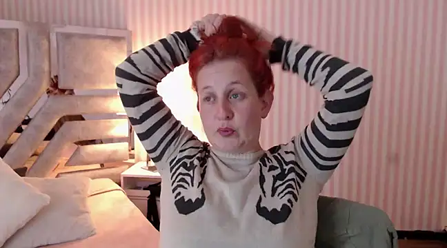 Snapshot of ViioletaMora chatting on 03/07/25, 01:31 ViioletaMora online show from 03/07/25, 01:31