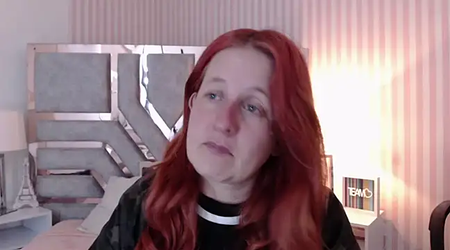 Snapshot of ViioletaMora chatting on 03/10/25, 08:01 ViioletaMora online show from 03/10/25, 08:01