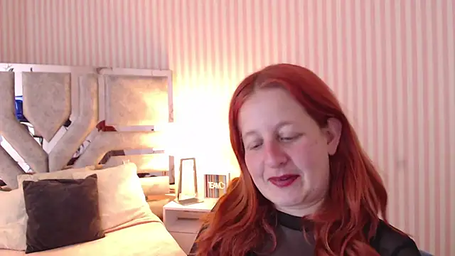 Snapshot of ViioletaMora chatting on 03/11/25, 10:20 ViioletaMora online show from 03/11/25, 10:20