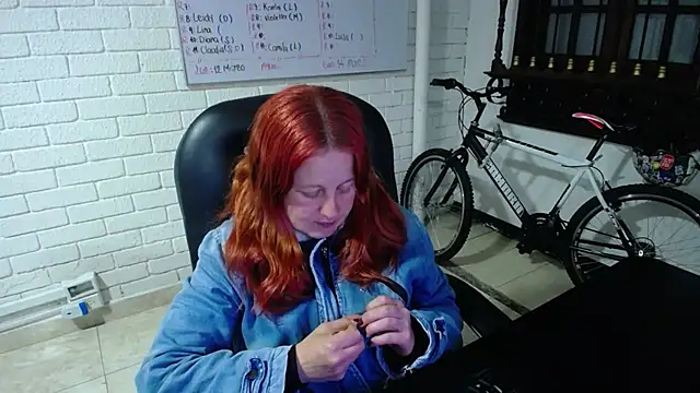 Snapshot of ViioletaMora chatting on 03/12/25, 05:02 ViioletaMora online show from 03/12/25, 05:02