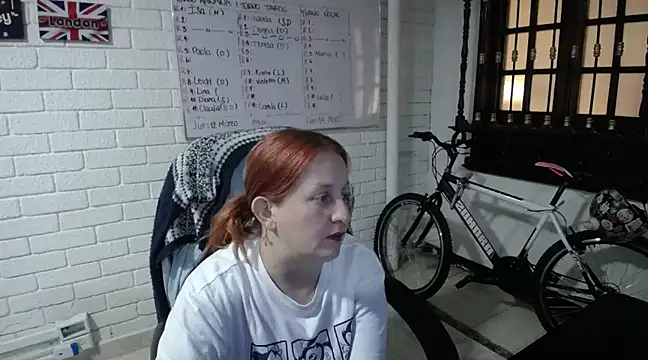 Snapshot of ViioletaMora chatting on 03/12/25, 11:22 ViioletaMora online show from 03/12/25, 11:22