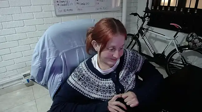 Snapshot of ViioletaMora chatting on 03/13/25, 02:27 ViioletaMora online show from 03/13/25, 02:27