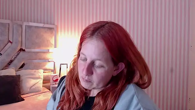 Snapshot of ViioletaMora chatting on 03/13/25, 10:21 ViioletaMora online show from 03/13/25, 10:21