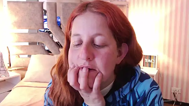 Snapshot of ViioletaMora chatting on 03/17/25, 02:19 ViioletaMora online show from 03/17/25, 02:19