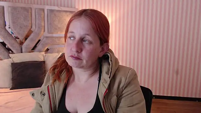 Snapshot of ViioletaMora chatting on 03/18/25, 10:26 ViioletaMora online show from 03/18/25, 10:26