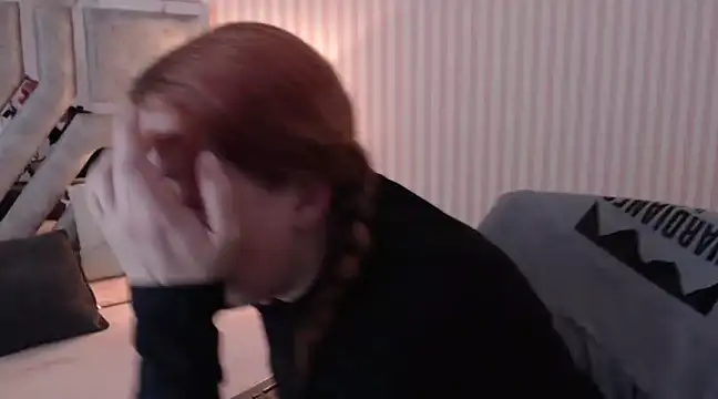 Snapshot of ViioletaMora chatting on 03/21/25, 11:01 ViioletaMora online show from 03/21/25, 11:01