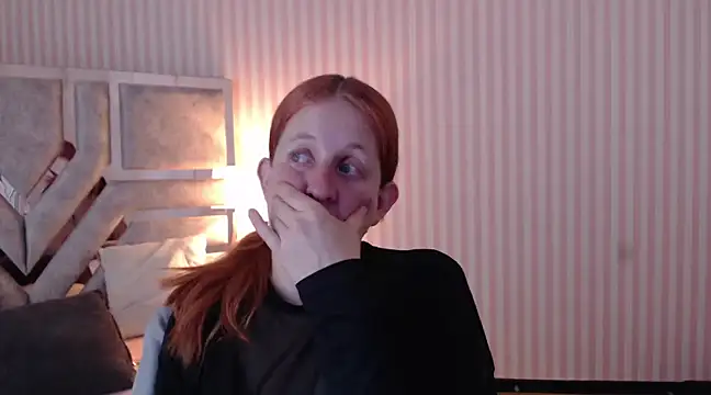 Snapshot of ViioletaMora chatting on 03/22/25, 02:05 ViioletaMora online show from 03/22/25, 02:05