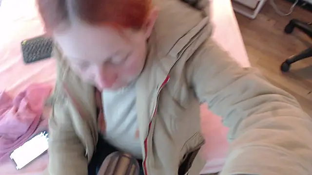 Snapshot of ViioletaMora chatting on 03/22/25, 08:37 ViioletaMora online show from 03/22/25, 08:37