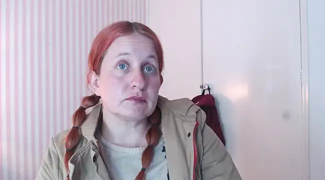 Snapshot of ViioletaMora chatting on 03/23/25, 12:26 ViioletaMora online show from 03/23/25, 12:26