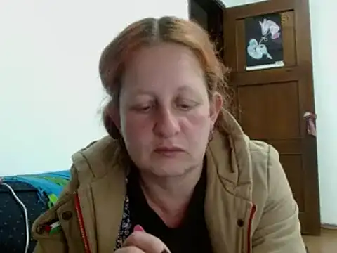 Snapshot of ViioletaMora chatting on 10/17/25, 06:16 ViioletaMora online show from 10/17/25, 06:16