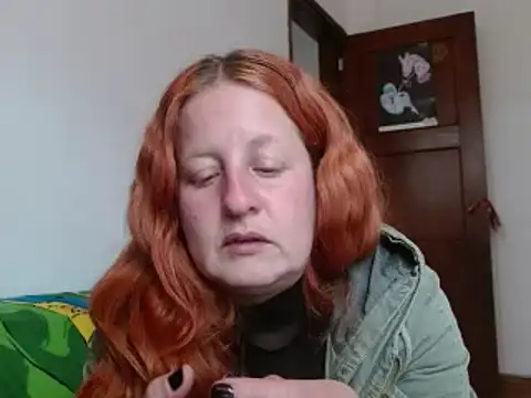 Snapshot of ViioletaMora chatting on 10/18/25, 08:42 ViioletaMora online show from 10/18/25, 08:42