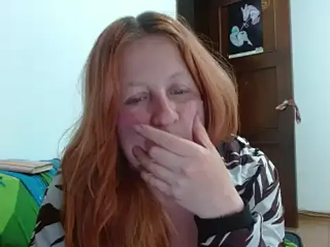 Snapshot of ViioletaMora chatting on 10/27/25, 06:17 ViioletaMora online show from 10/27/25, 06:17