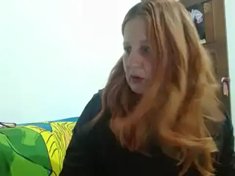 Snapshot of ViioletaMora chatting on 10/28/25, 02:37 ViioletaMora online show from 10/28/25, 02:37