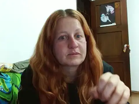 Snapshot of ViioletaMora chatting on 11/07/25, 02:11 ViioletaMora online show from 11/07/25, 02:11