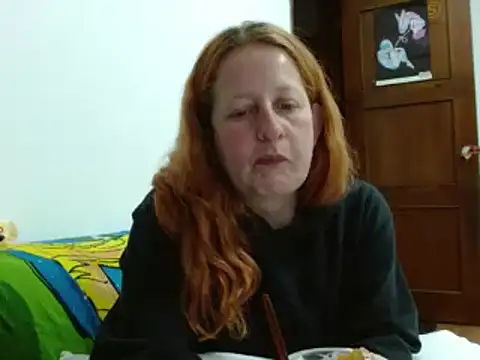 Snapshot of ViioletaMora chatting on 11/11/25, 10:43 ViioletaMora online show from 11/11/25, 10:43