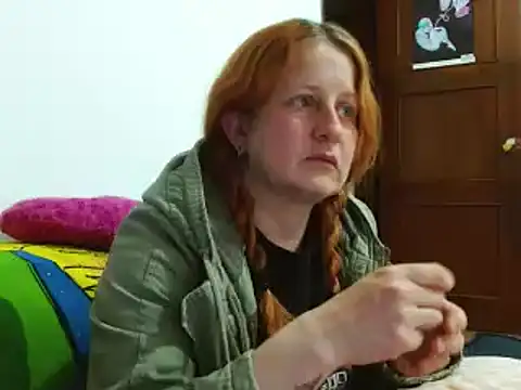 Snapshot of ViioletaMora chatting on 11/14/25, 05:39 ViioletaMora online show from 11/14/25, 05:39