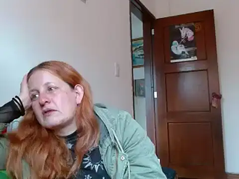 Snapshot of ViioletaMora chatting on 11/19/25, 05:35 ViioletaMora online show from 11/19/25, 05:35