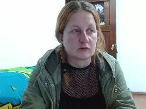 Snapshot of ViioletaMora chatting on 12/17/25, 03:12 ViioletaMora online show from 12/17/25, 03:12