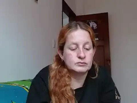 Snapshot of ViioletaMora chatting on 12/17/25, 07:42 ViioletaMora online show from 12/17/25, 07:42