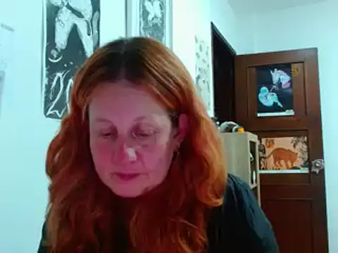 Snapshot of ViioletaMora chatting on 03/11/26, 01:11 ViioletaMora online show from 03/11/26, 01:11