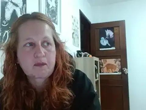 Snapshot of ViioletaMora chatting on 03/15/26, 12:05 ViioletaMora online show from 03/15/26, 12:05