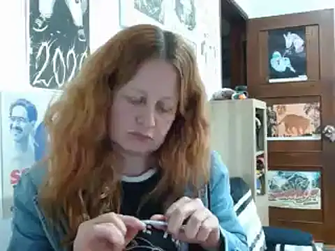 Snapshot of ViioletaMora chatting on 06/19/26, 07:45 ViioletaMora online show from 06/19/26, 07:45