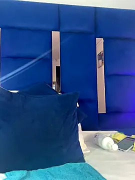 alice love052 online show from 12/21/25, 04:30