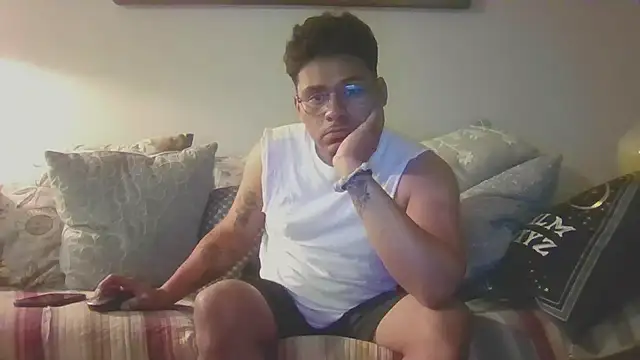 Snapshot of ThixxkkLatin chatting on 10/13/25, 05:18 ThixxkkLatin online show from 10/13/25, 05:18