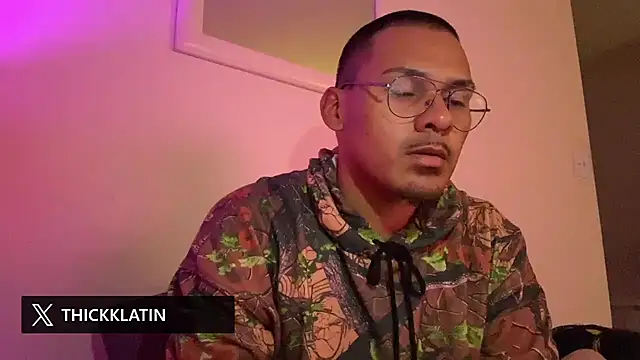 Snapshot of ThixxkkLatin chatting on 10/26/25, 04:51 ThixxkkLatin online show from 10/26/25, 04:51