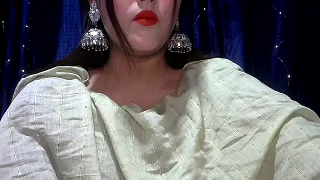 Snapshot of Princess_noorjahan chatting on 04/15/26, 07:43 Princess noorjahan online show from 04/15/26, 07:43