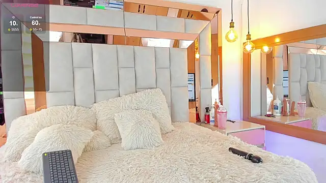 Snapshot of Salomethompson- chatting on 12/20/24, 06:13 Salomethompson- online show from 12/20/24, 06:13