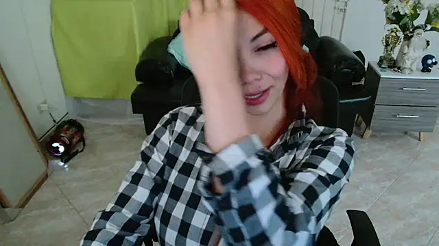Snapshot of Aylinn_diaz chatting on 06/21/26, 10:01 Aylinn diaz online show from 06/21/26, 10:01
